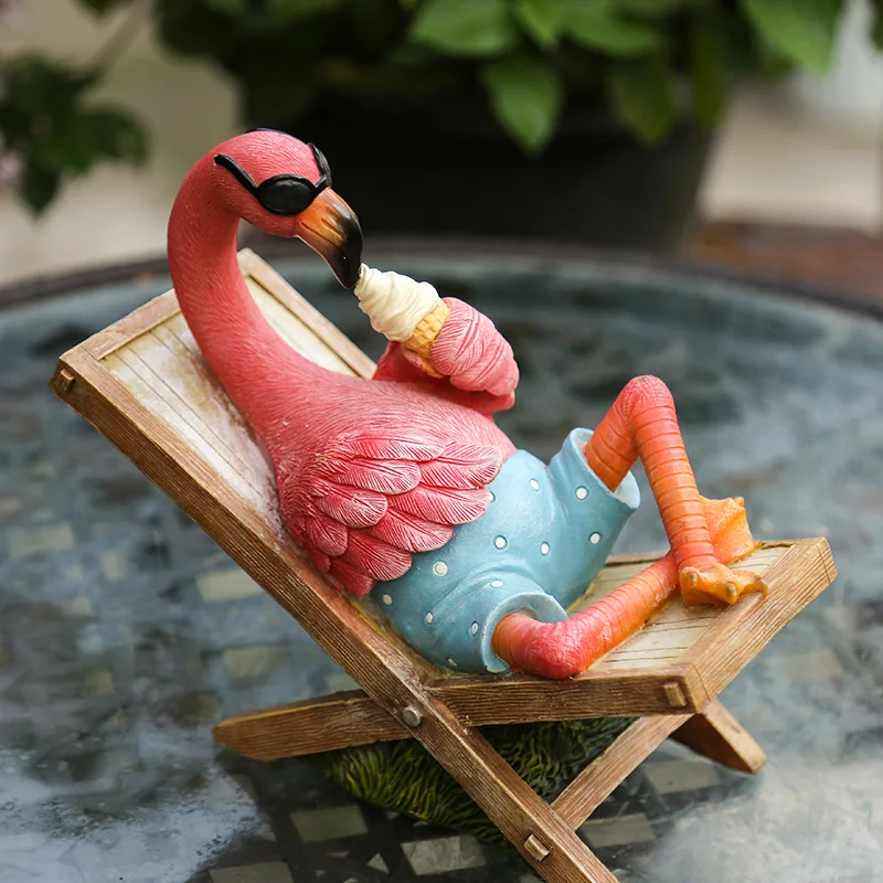 Funny Garden Straw Hat Flamingo Figurine Animal Statue Table Decoration Garden Statue Outdoor Decor Resin Flamingo Ornaments