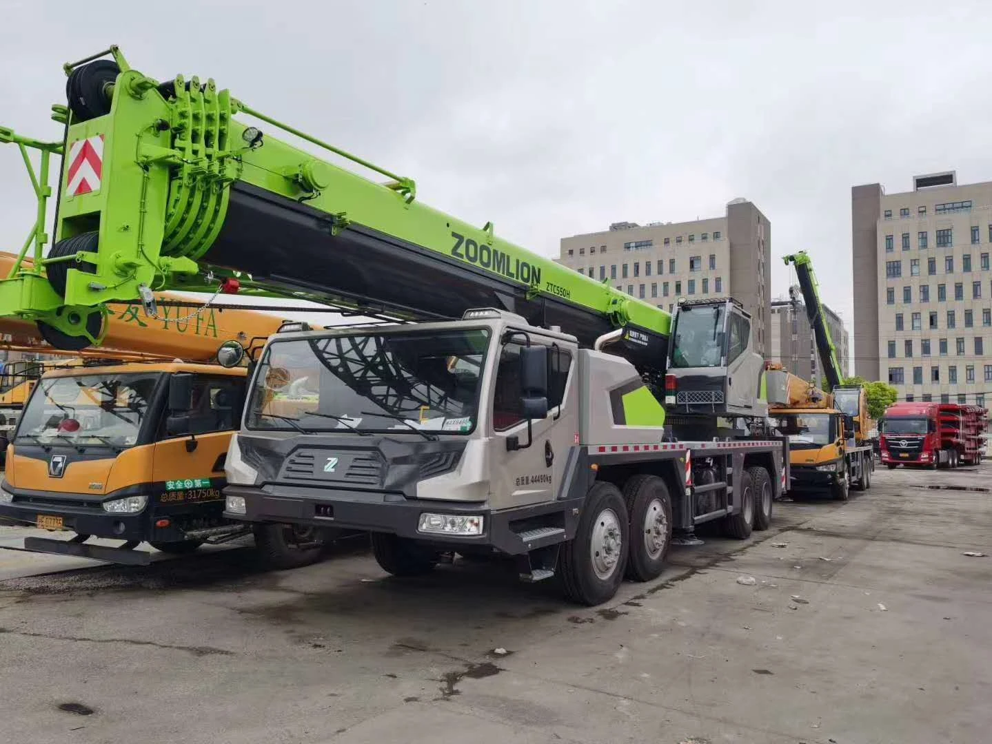Тяжелая строительная машина Zoomlion 30T 50T 70T автокран Горячая продажа в