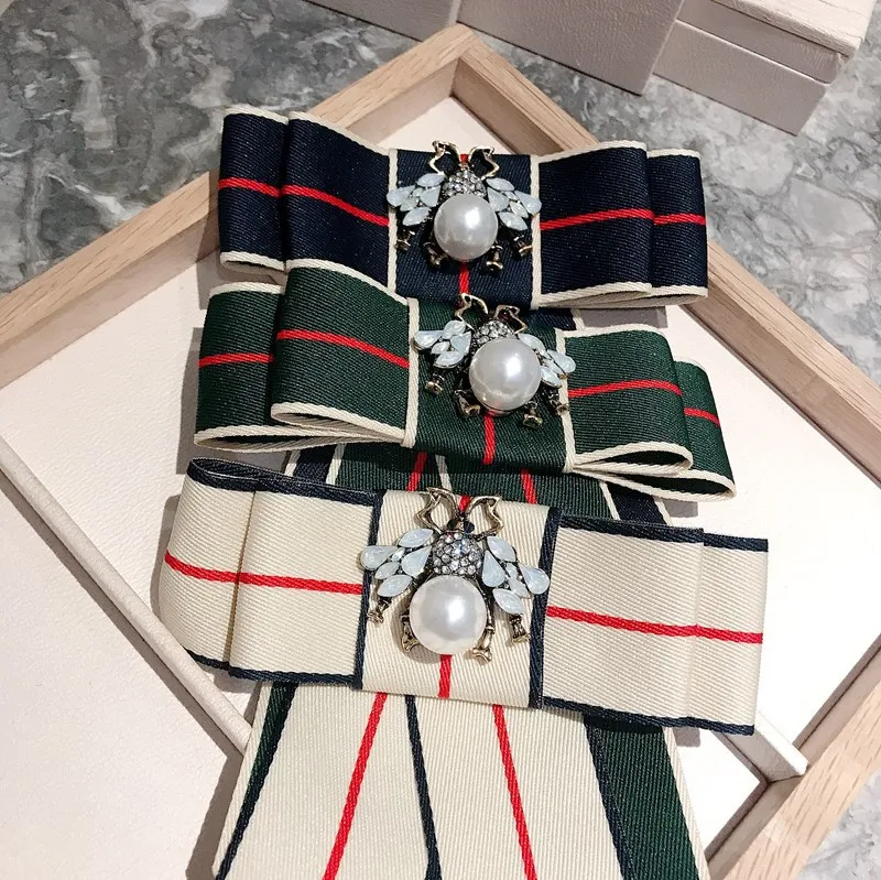 Новейшие школьные булавки для рубашек броши с кристаллами в виде пчелы и ленты дизайнерские как женские украшения