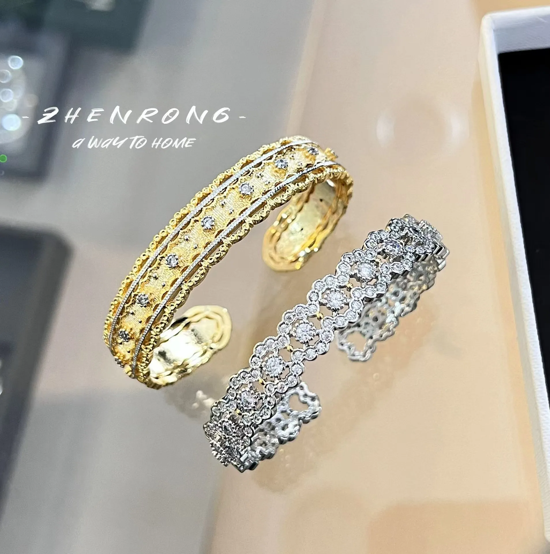 Trend jewelry 2024 Hot Sell Italian court style hollowed out full diamond gold plated silver plated flower bracelet for girl