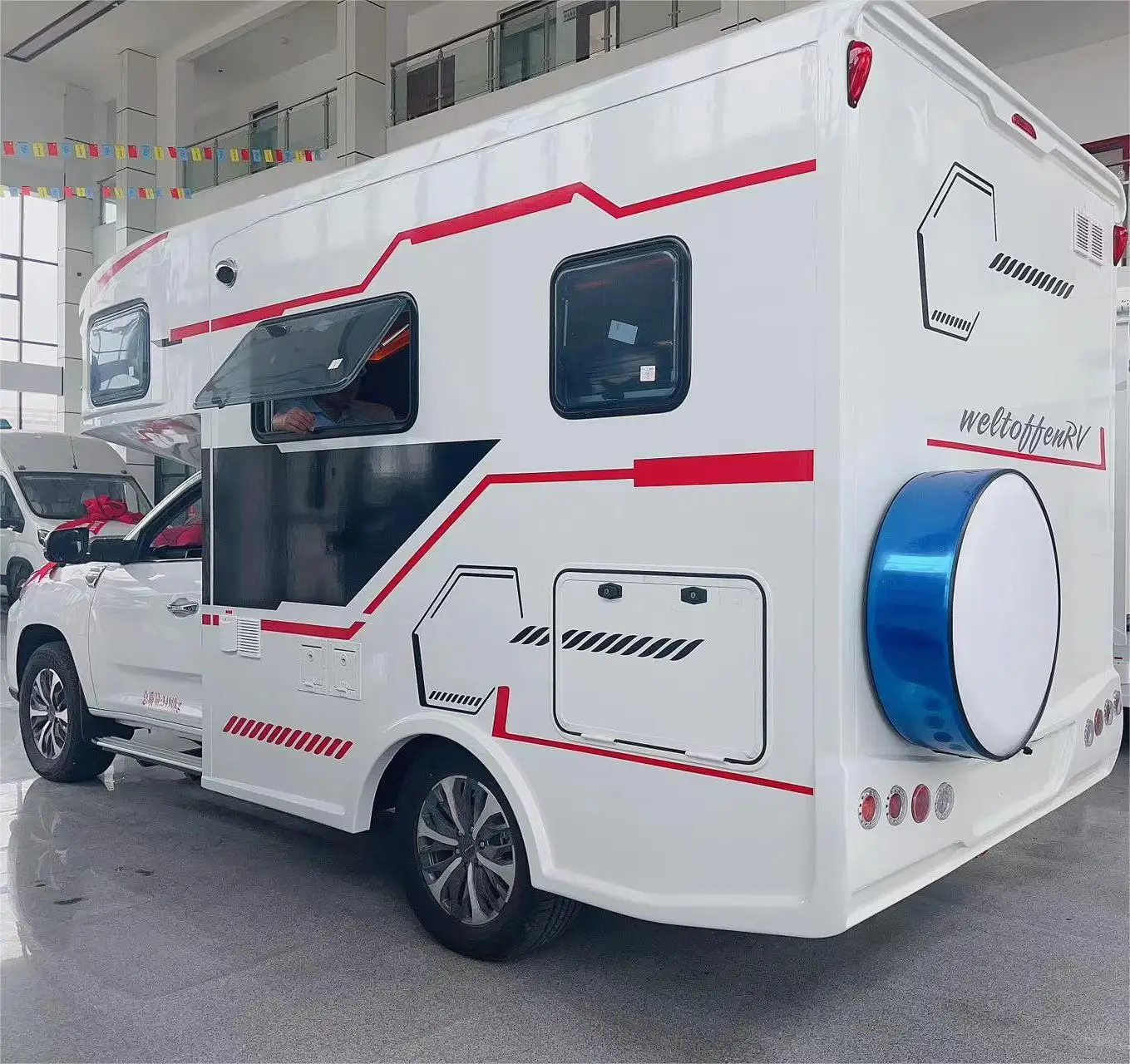 6 пассажиров, Китай, дом на колесах 4x4, автоматическая коробка передач, внедорожный туристический прицеп