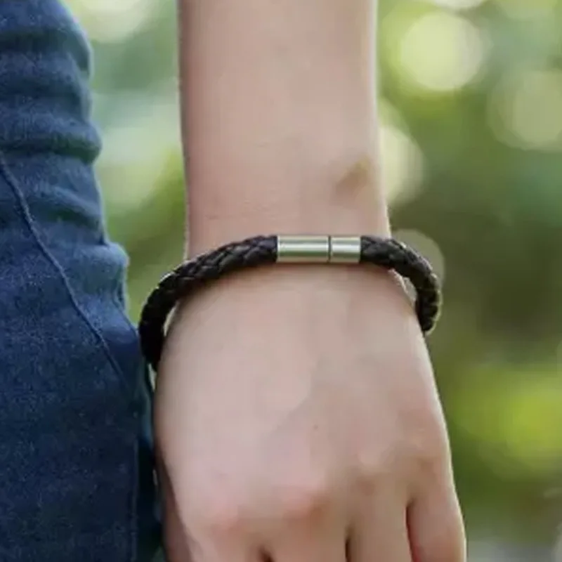 Simple Fashion Accessories PU Leather Buckle Clasps Lock leather Rope Magnetic Bracelet for Men and Women Unisex and Couple