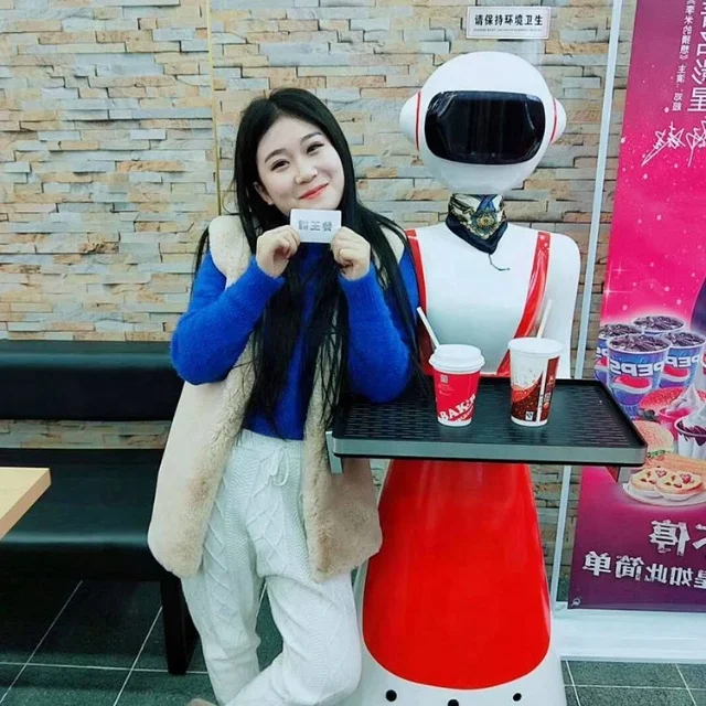Top Selling Smart Delivery Robot / Robot Waiter For Restaurant / Robots Humanoids Smart Intelligent