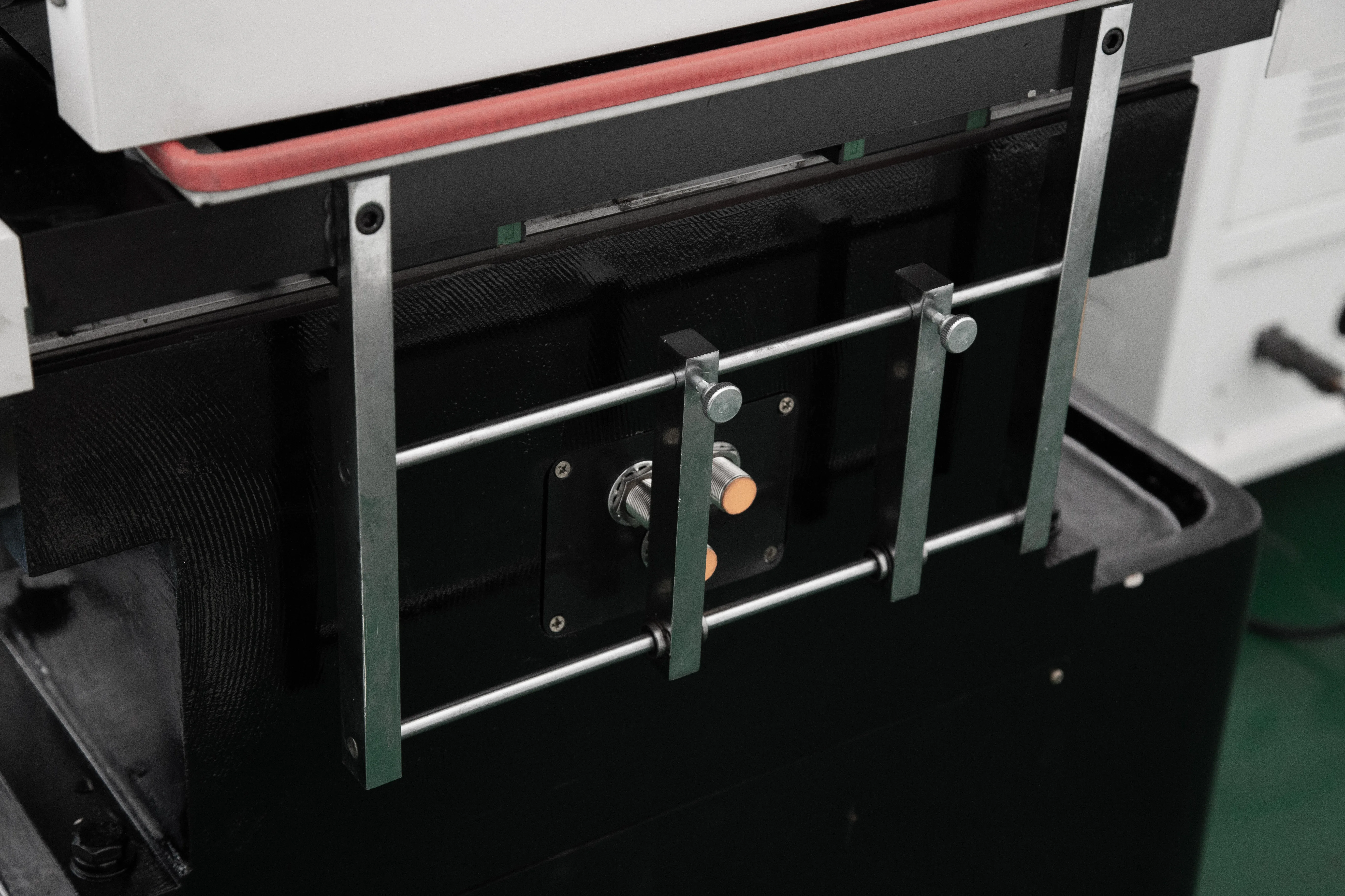 Machine Weight 1400Kg Dk7745 Multi Cutting Function  Cnc Wirecut Edm Cnc High Precision Wire Edm Machine