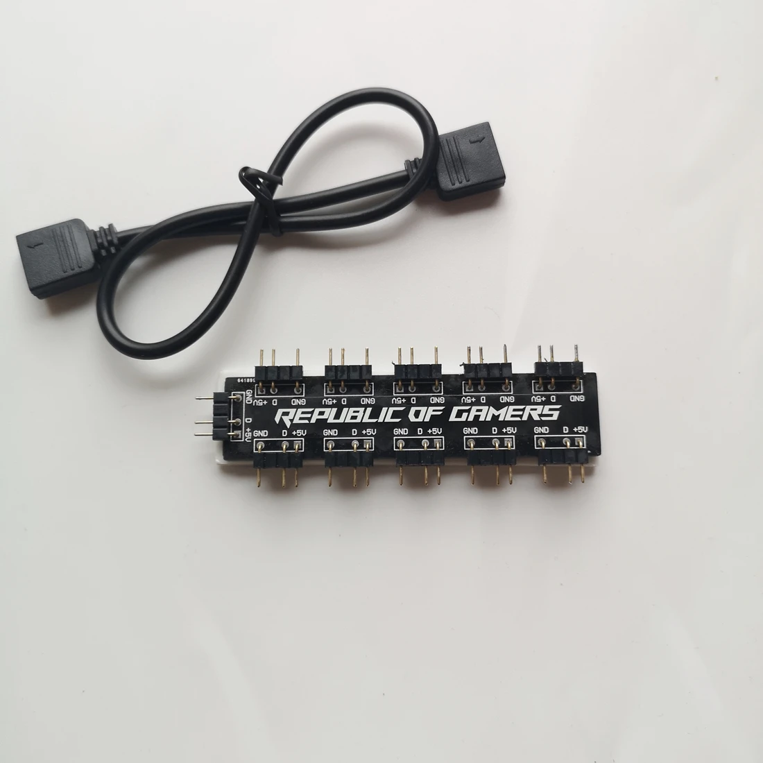 
Gleam lumi 12 way RGB fan hub network 5V 3PIN controller SATA TV 1 to 10 splitter 