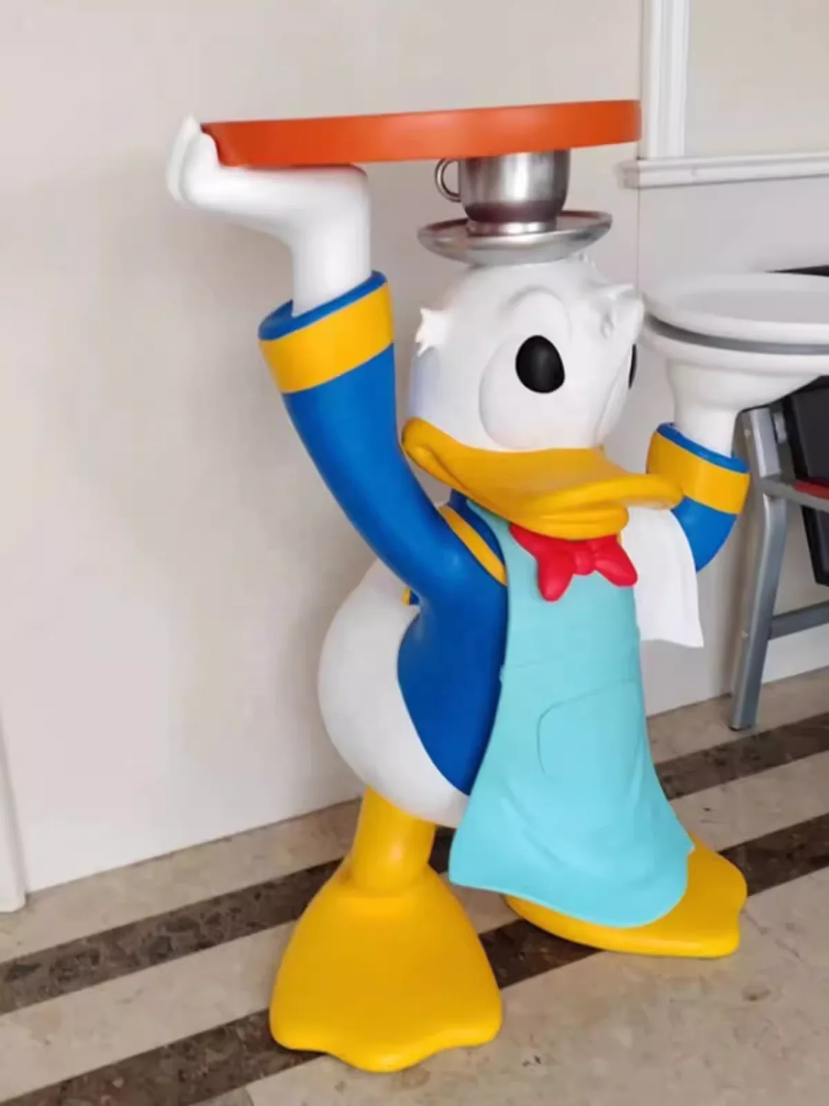Donald Duck Resin Sculpture Interior Decoration Collection Fiberglass Sculpture