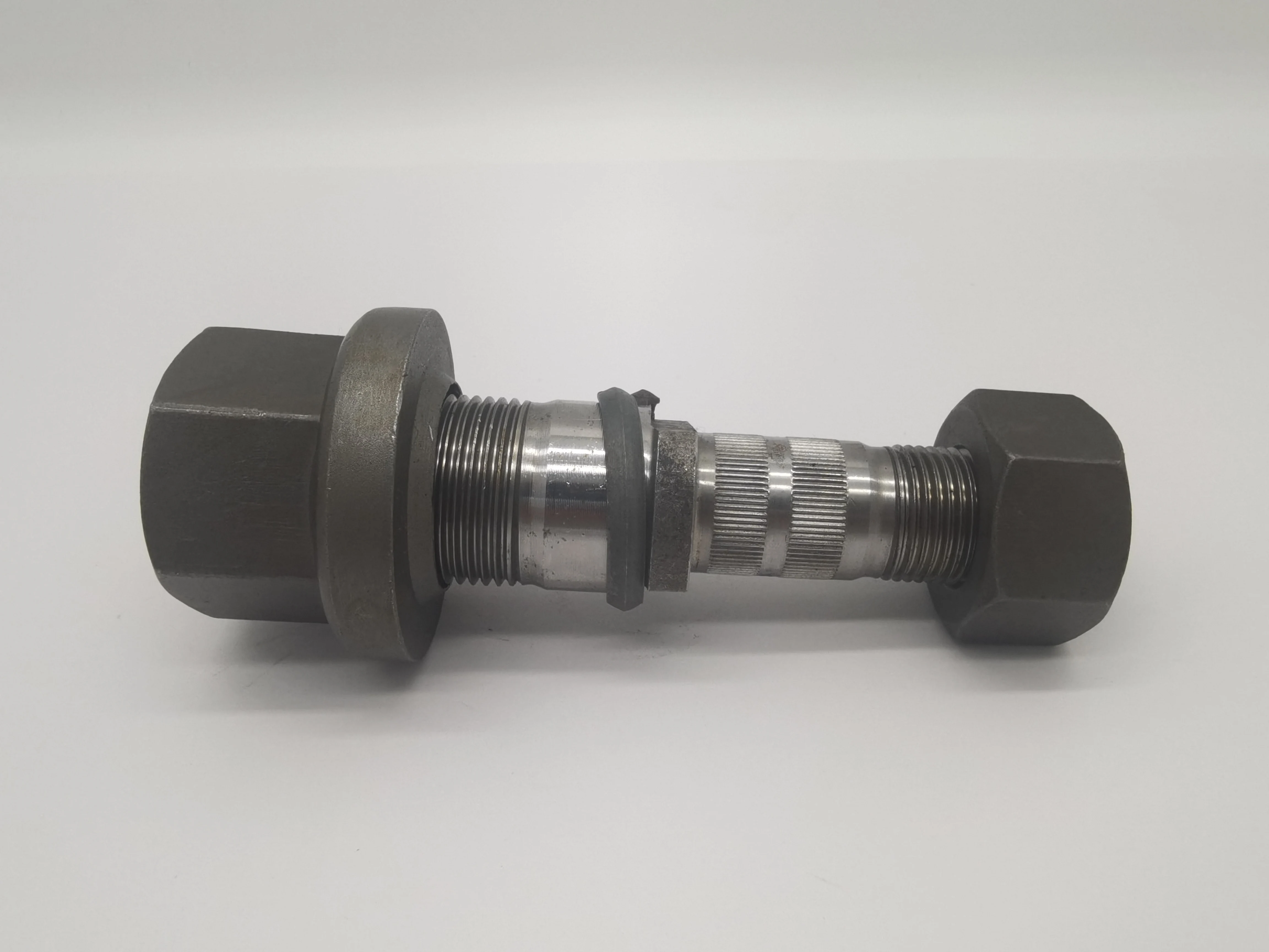 M30 * 2/M22*1 5 140L 153 болт и гайка заднего