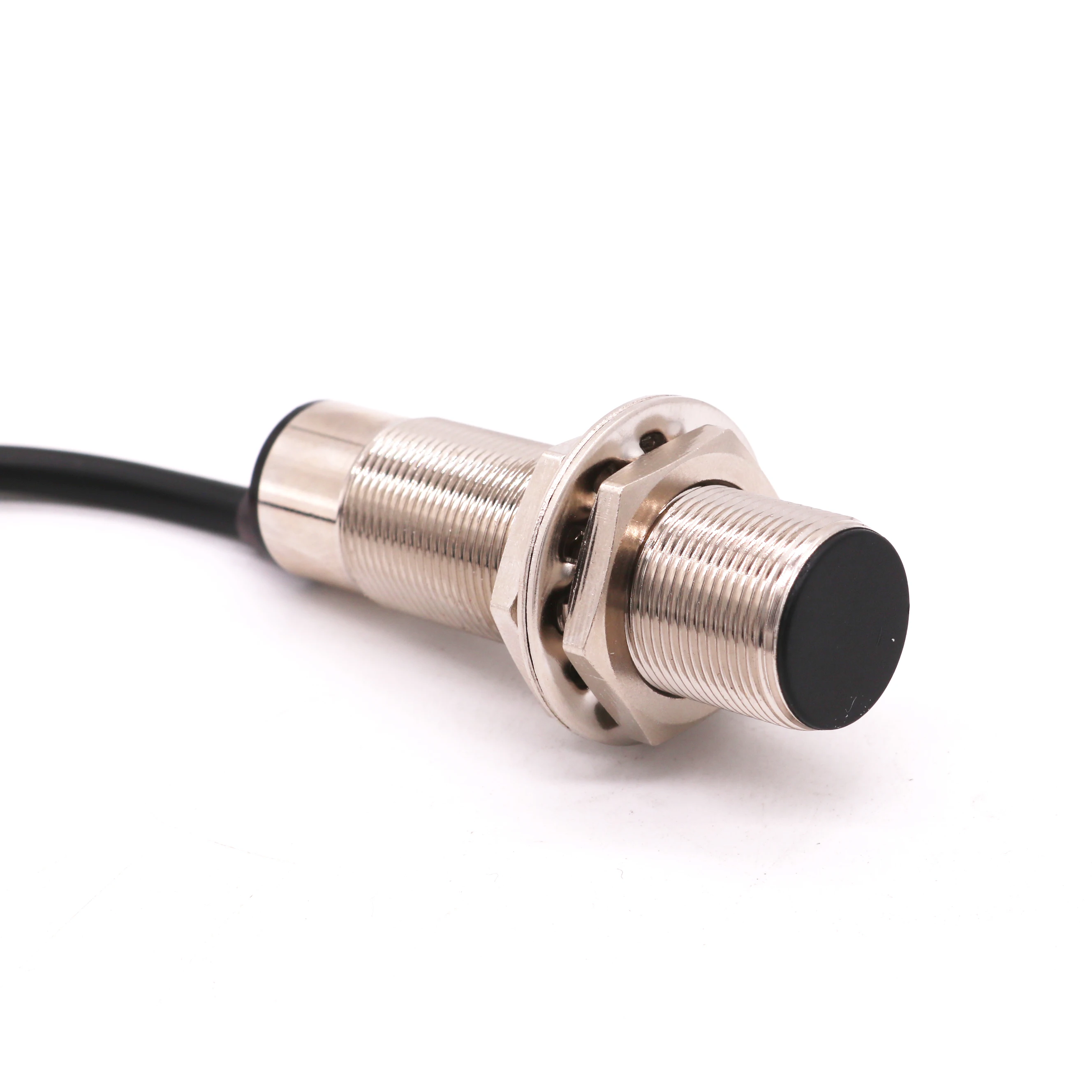 M18 Metal Housing Photoelectric Sensor  Analog voltage outputl 10cm sensing distance 30VDC 3 WIRES diffuse reflection