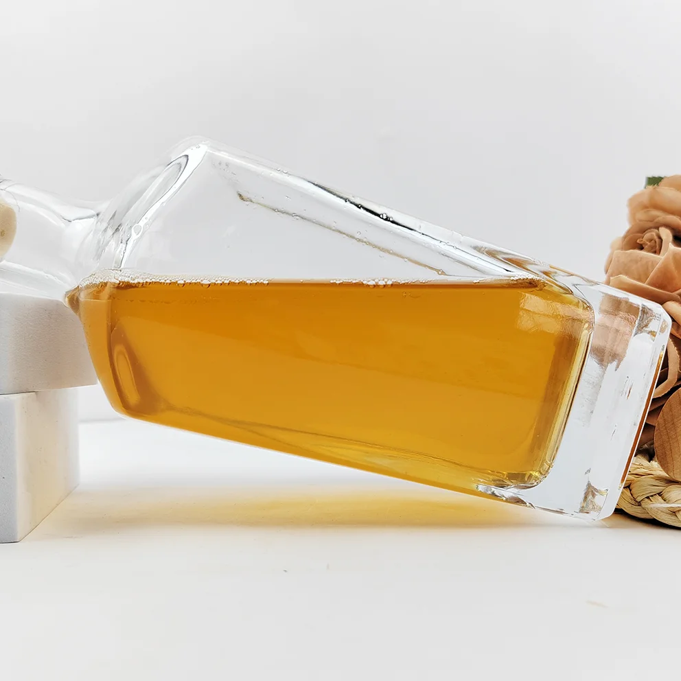 Proper Price Top Quality 700ML Square Transparent High White Glass Bottle for whiskey tequila