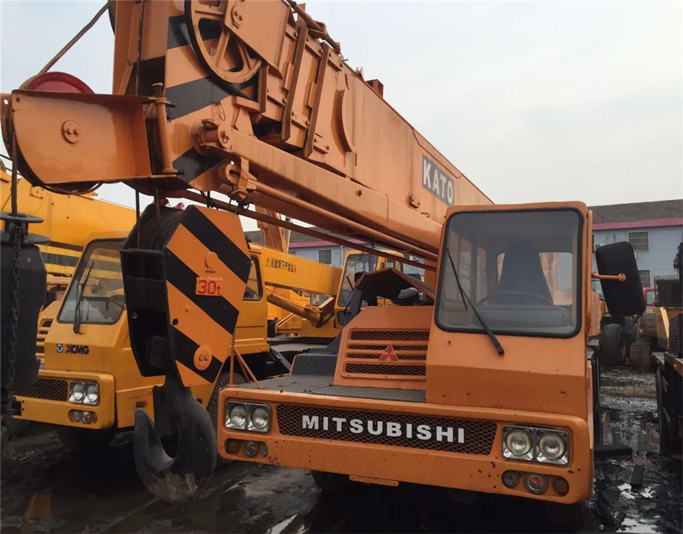 25ton 30ton Japanese mobile crane , Kato NK300E truck crane for sale