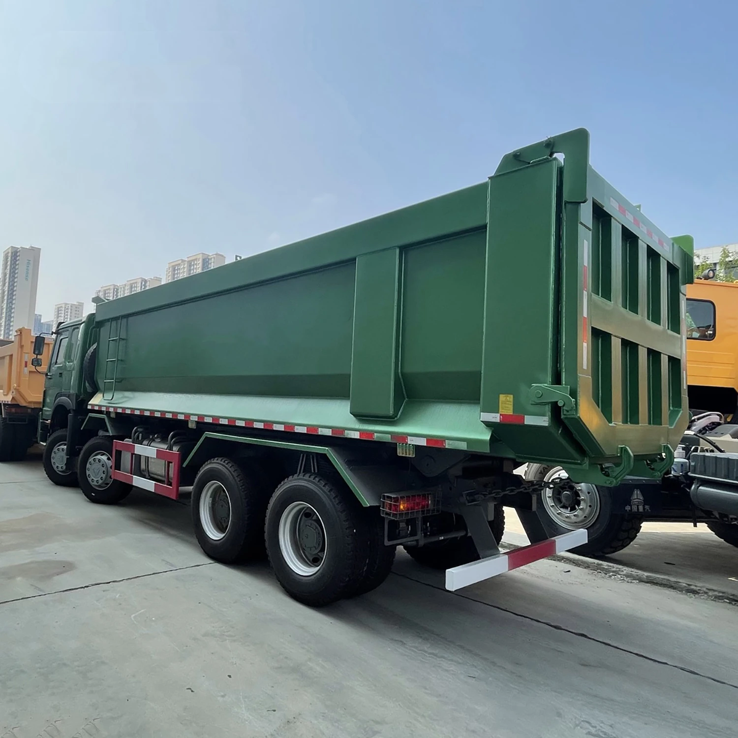 SINOTRUK HOWO 12 Wheeler  8x4 Dumper Dump Tipper Truck