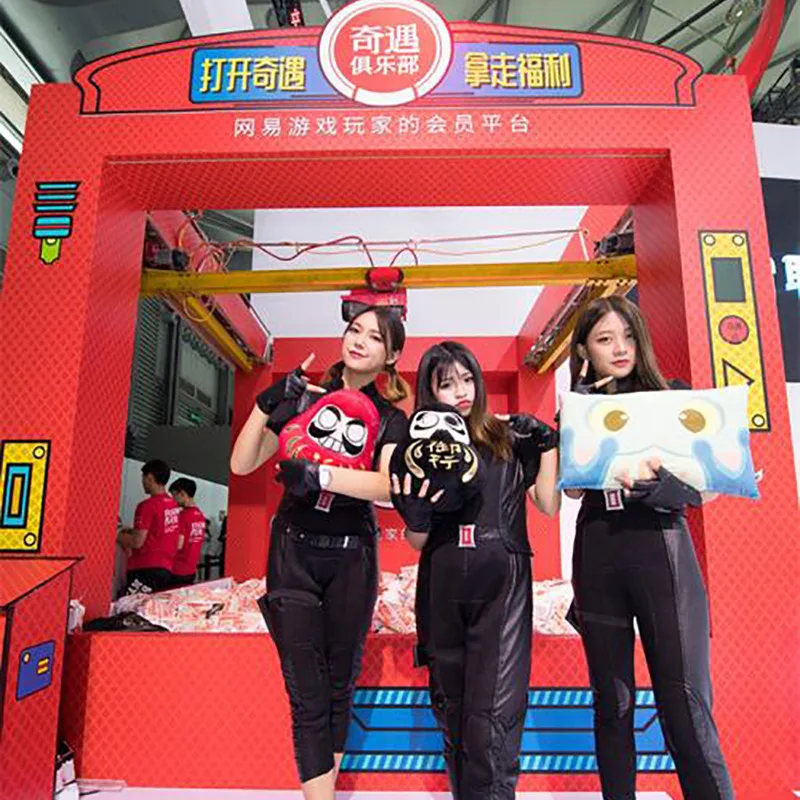 Popular Real People Human Claw Gift Machine Electronic Claw Big Toy Crane Machine For Amusement Park