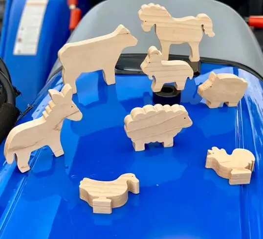 Natural Wooden Farm Animal Figures Toy Set Farm Animal Figurines Montessori Children Toy Set