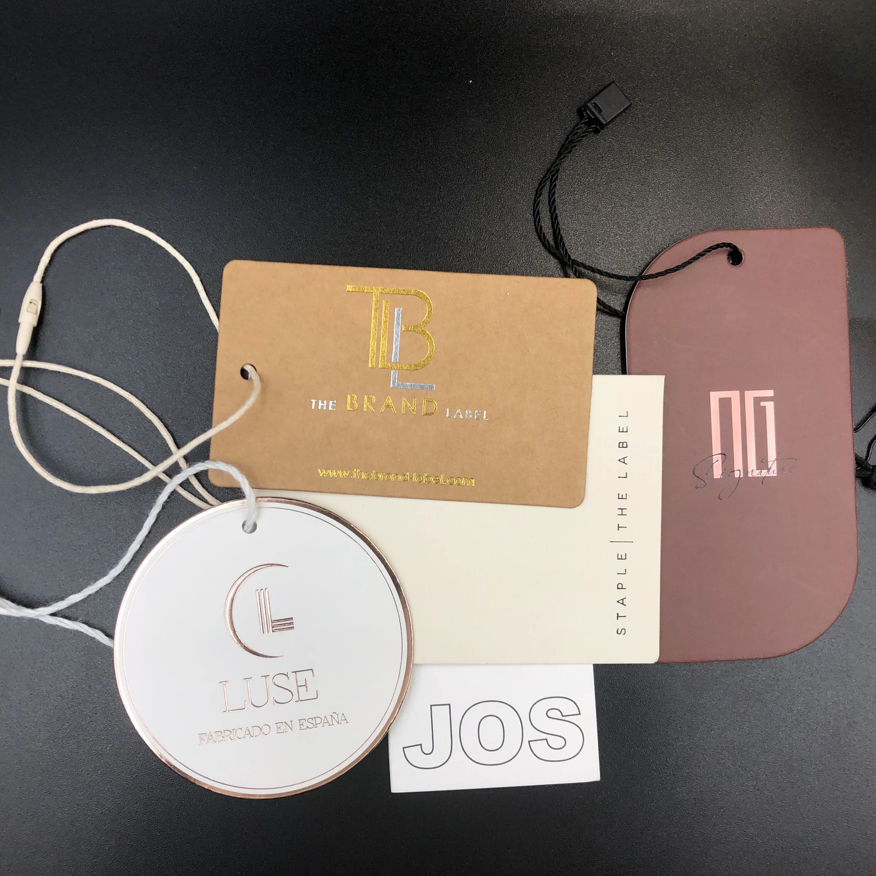 Luxury Embossed Recycled Kraft Thick Swing Tag Irregular Golden Stamping Hang Tag For Clothing