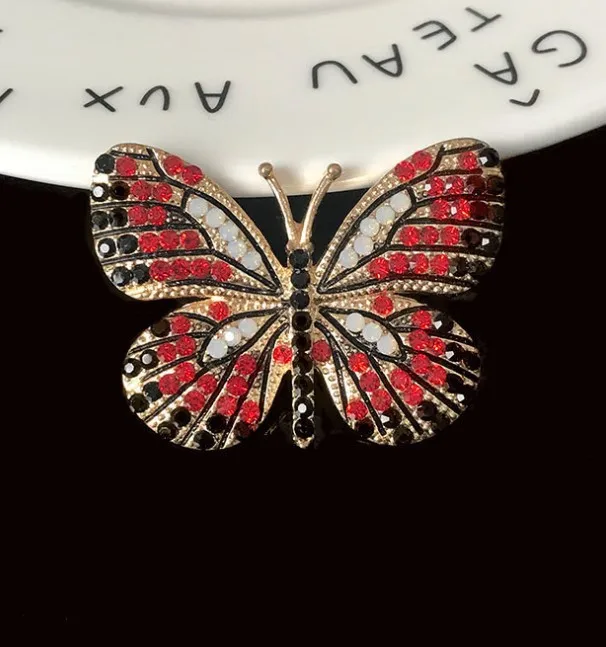 Car Air Vent Clip Air Freshener Auto Interior Decor Bling Fashion Butterfly Bee Aroma Diffuser Ornament Car Accessories