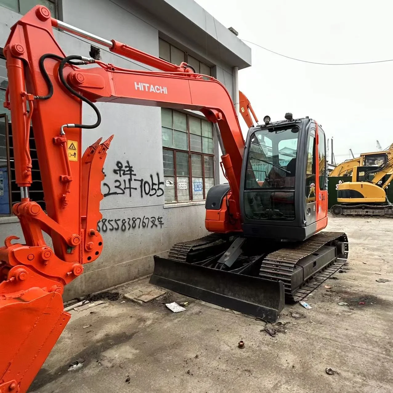 7 t Used Original Japan Hitachi ZX75us excavator with high quality low price for sale in Shanghai ZX70/60/55