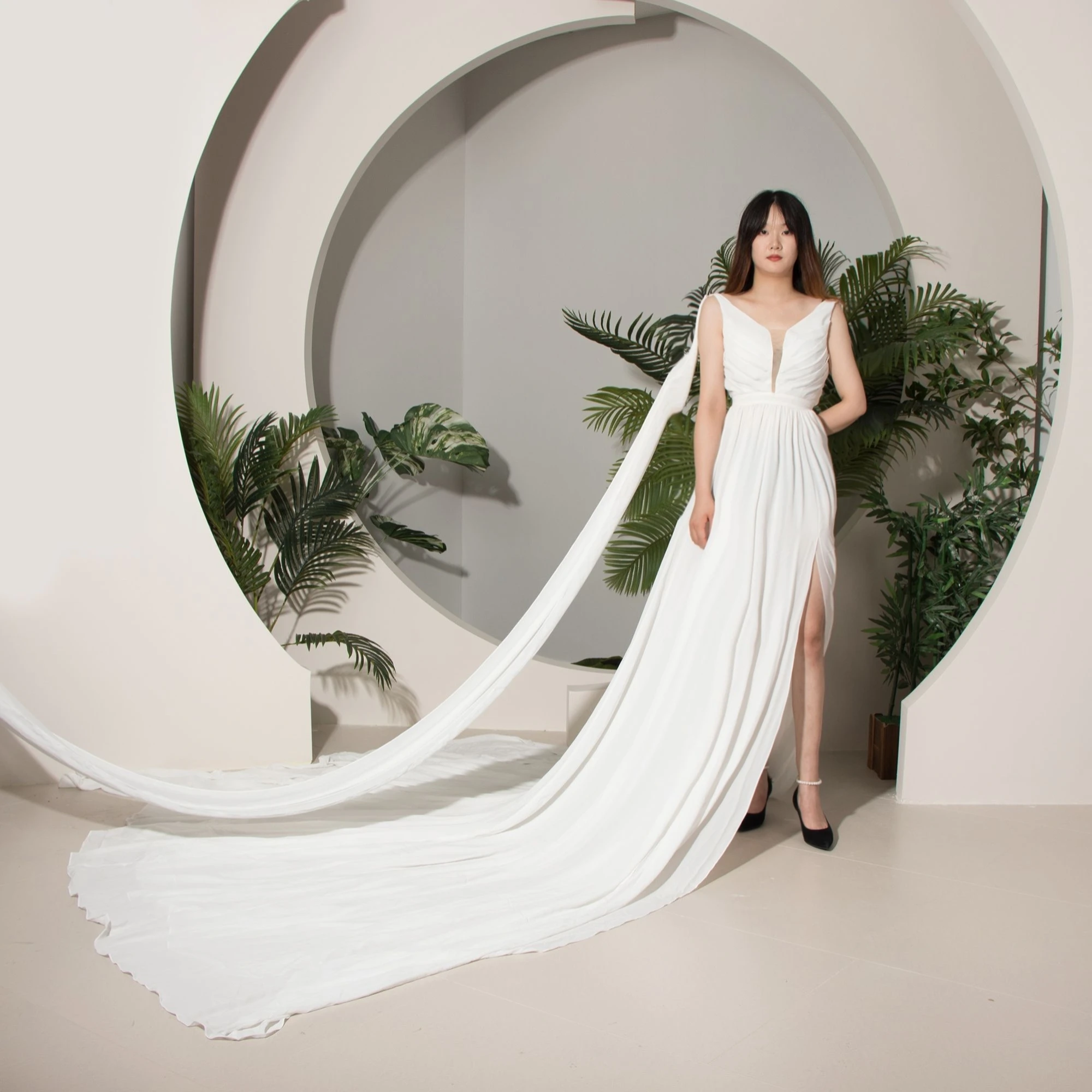 Ready to Ship Style White Sleeveless Backless Split Evening Wedding Dress With Long Trailing