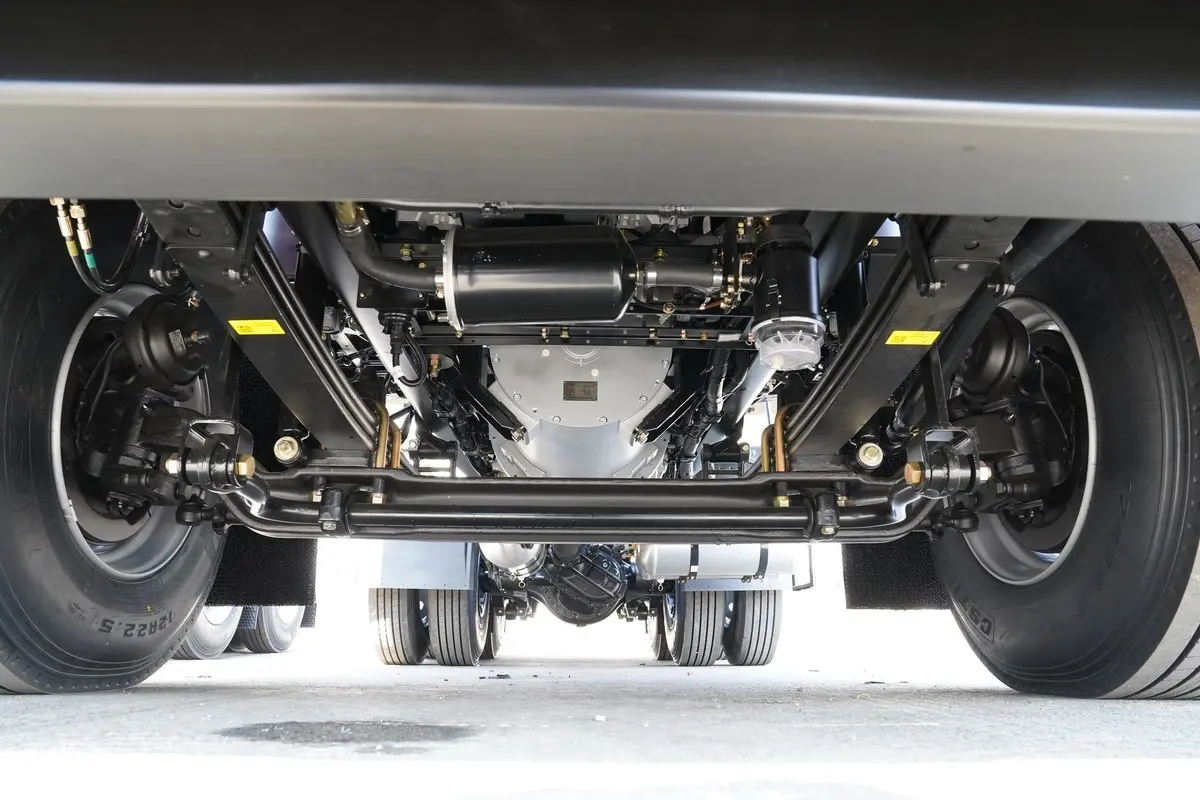 FAW Jiefang J6P Heavy Truck 6X4 Pure Electric Replacement Tractor Camera 10 Automatic 3 Ton Used Truck 2005 to 2008 Model Euro 6