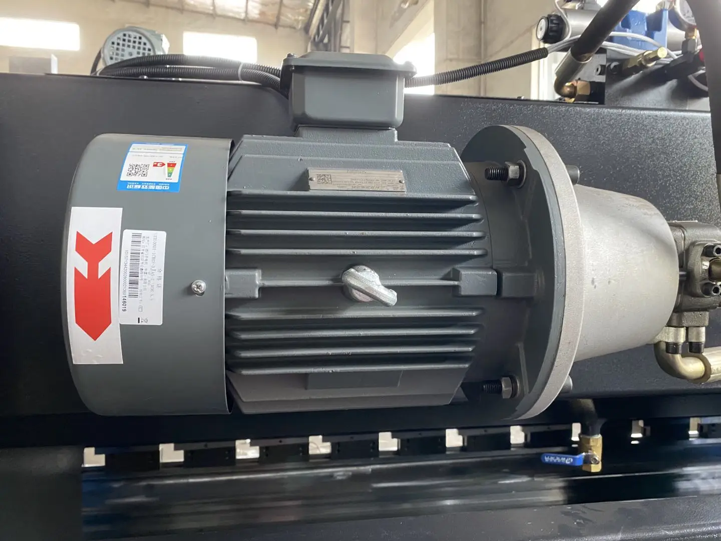 High Quality Hydraulic CNC Press Brake With Best Price And Best ServiceHot sale products