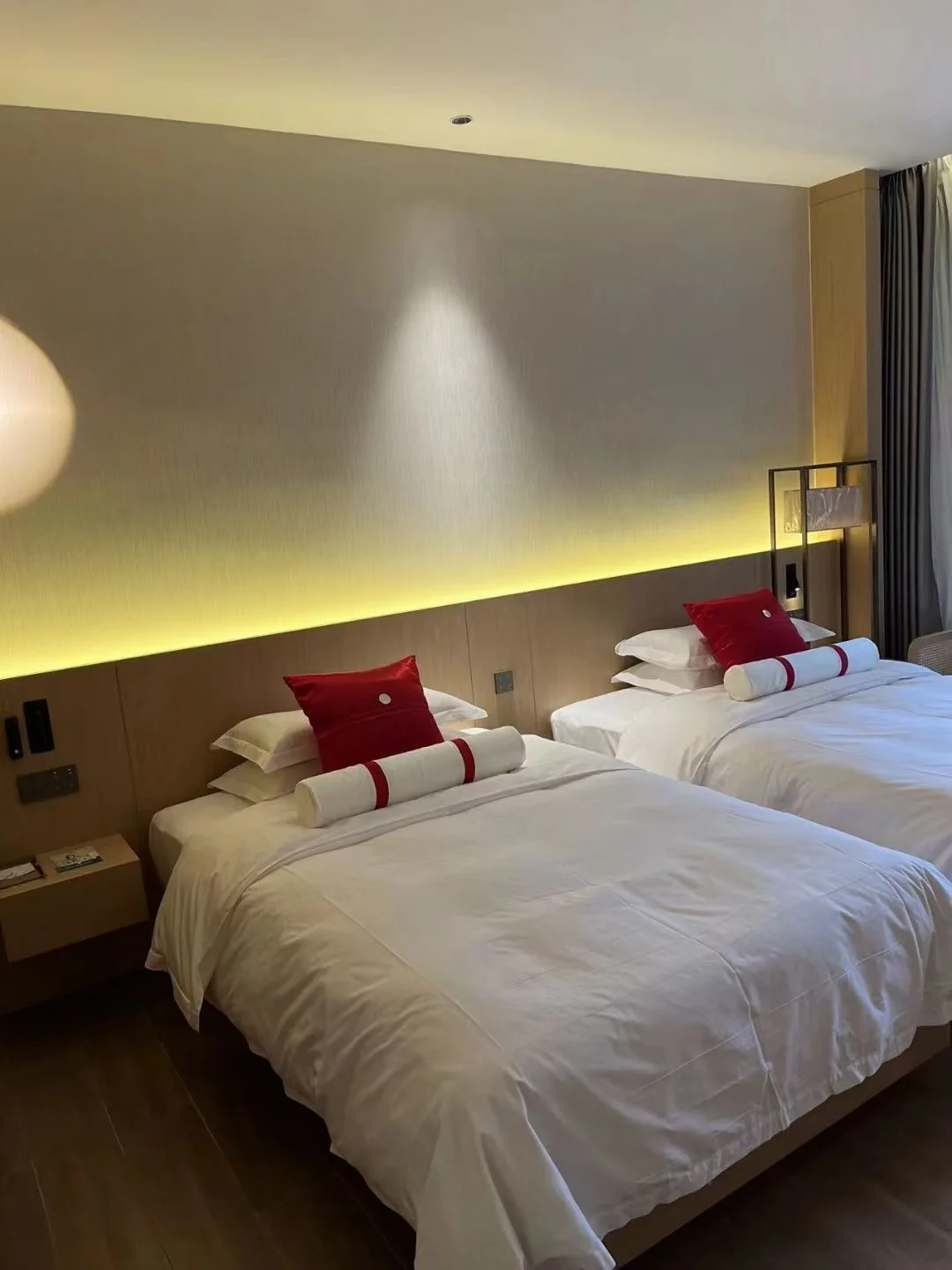 Dubai Hotel Furniture China Famous Hotel Supplier Furniture Fully Wood Bedroom Set For Project