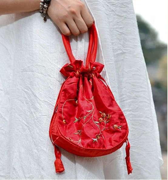 Women fashion embroidery flower decoration handmade handbag