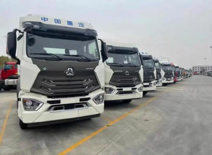 Sinotruck 10 Wheel HOWO HOHAN A7 E7 Trailer Tractor Truck Head for Sale