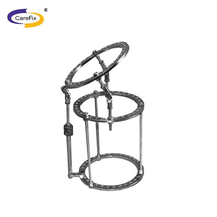 Конструкция бедренных суставов, фрагмент тазового сустава, феморальный внешний фиксатор ilizarov, внешний фиксатор