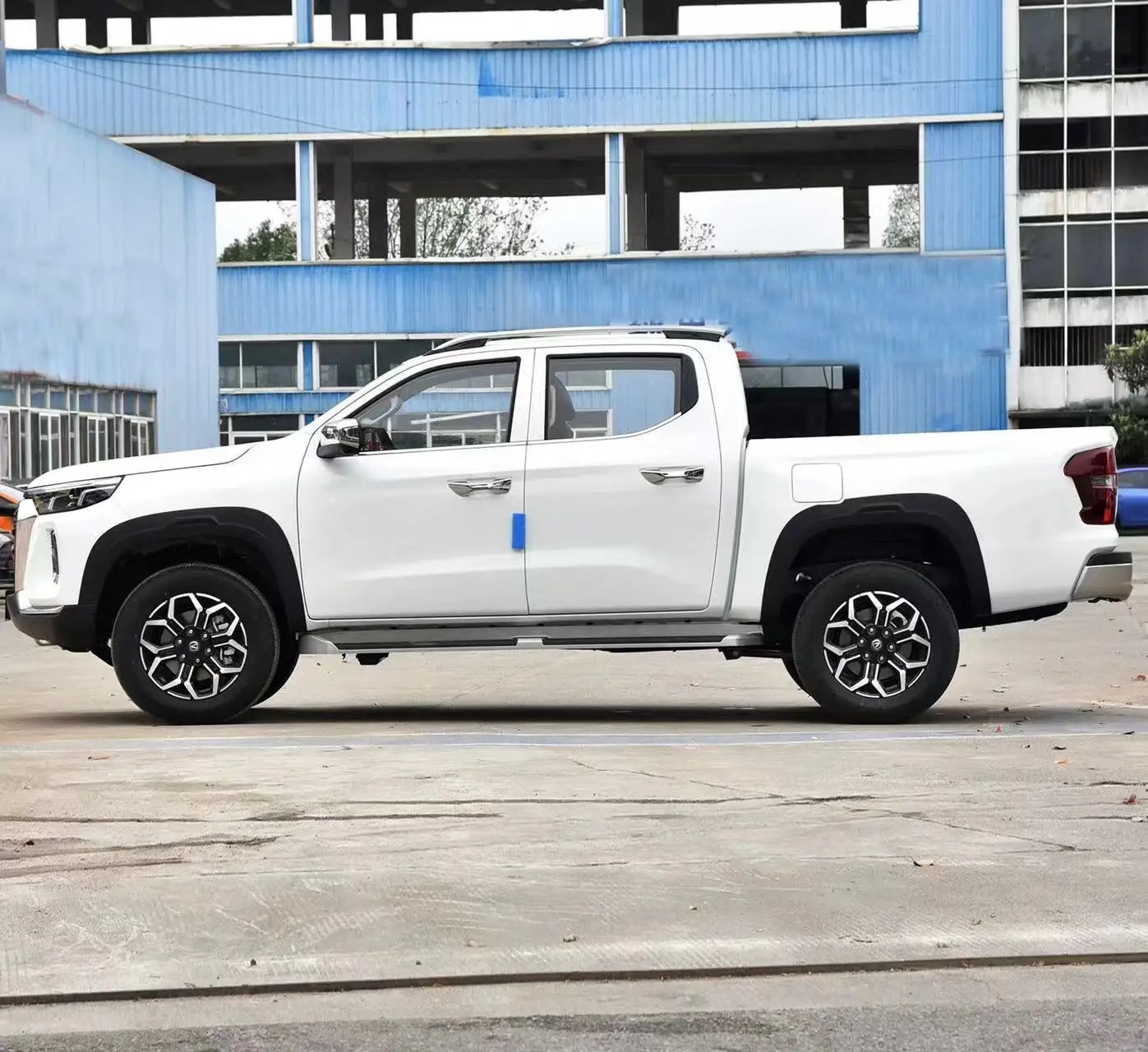 Changan Hunter 2023 2.0T Automatic 2WD Standard Box Pilot Type Gasoline 2.0L Turbocharged 233HP