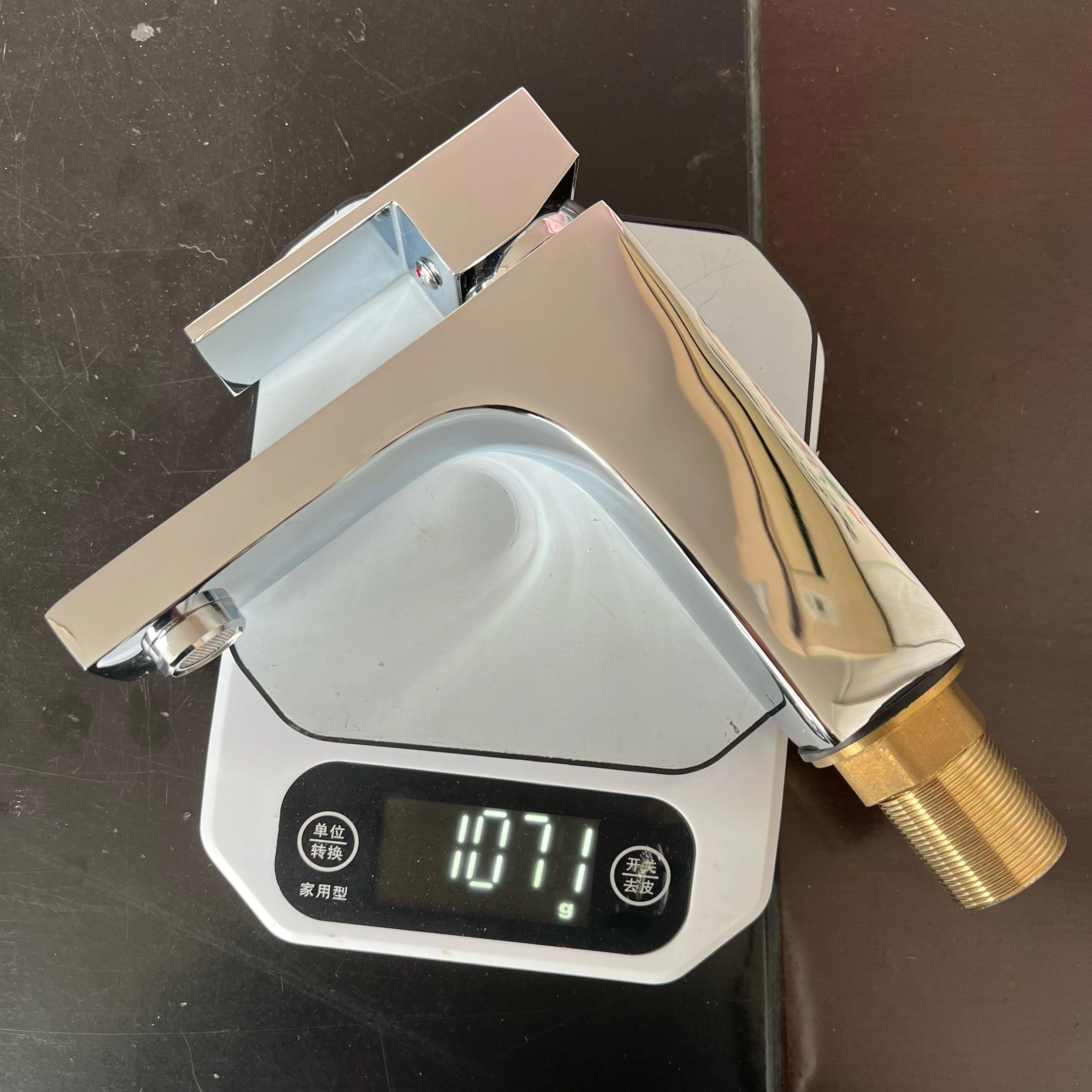 Square Basin Faucet Copper Bathroom faucet Hot and Cold Basin Mixer Taps Basin taps lavatory faucet