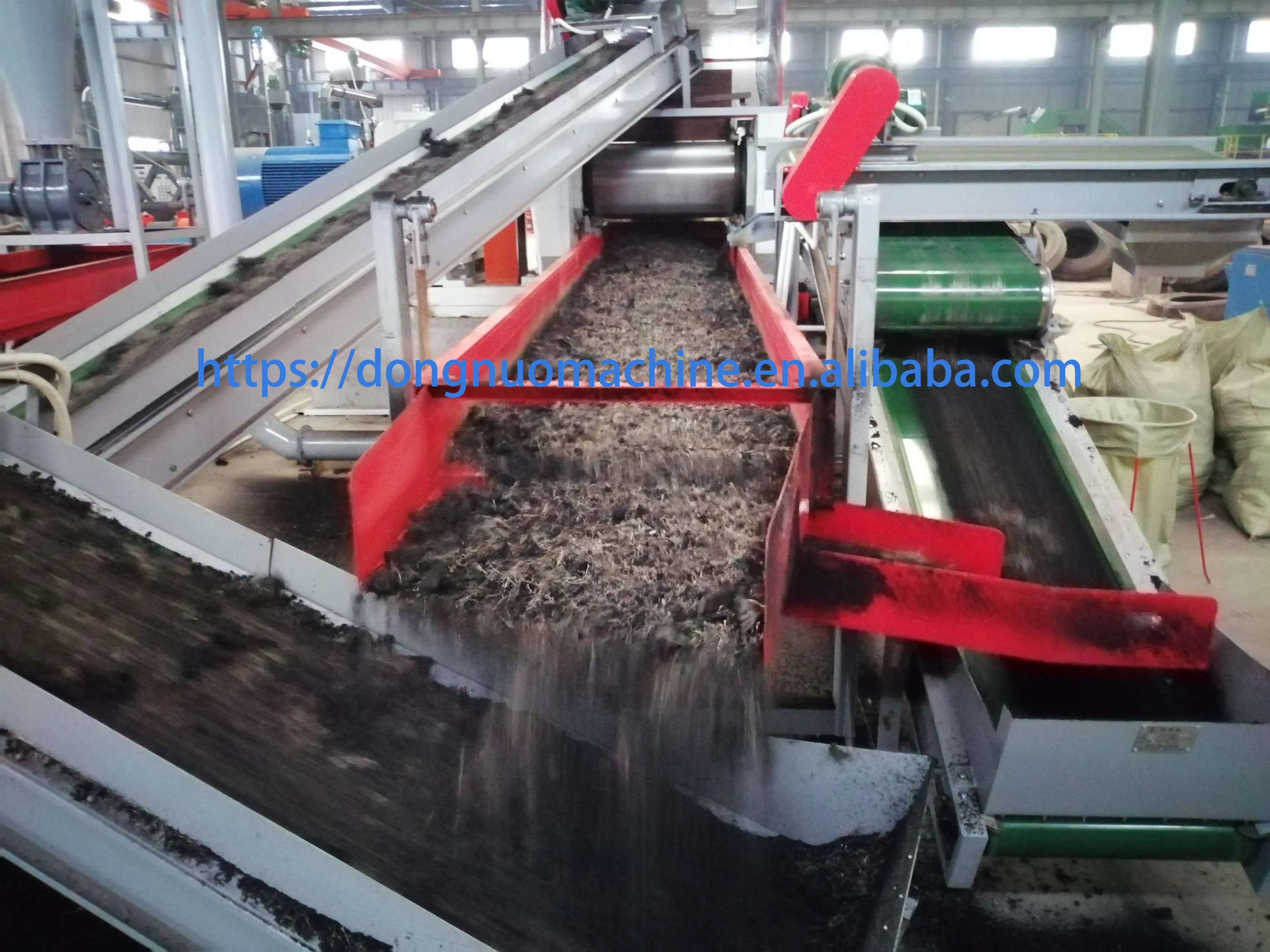 waste shredded rubeber tyre/Truck And Car Tyre Grinding Machine / Tire Shredding Equipment
