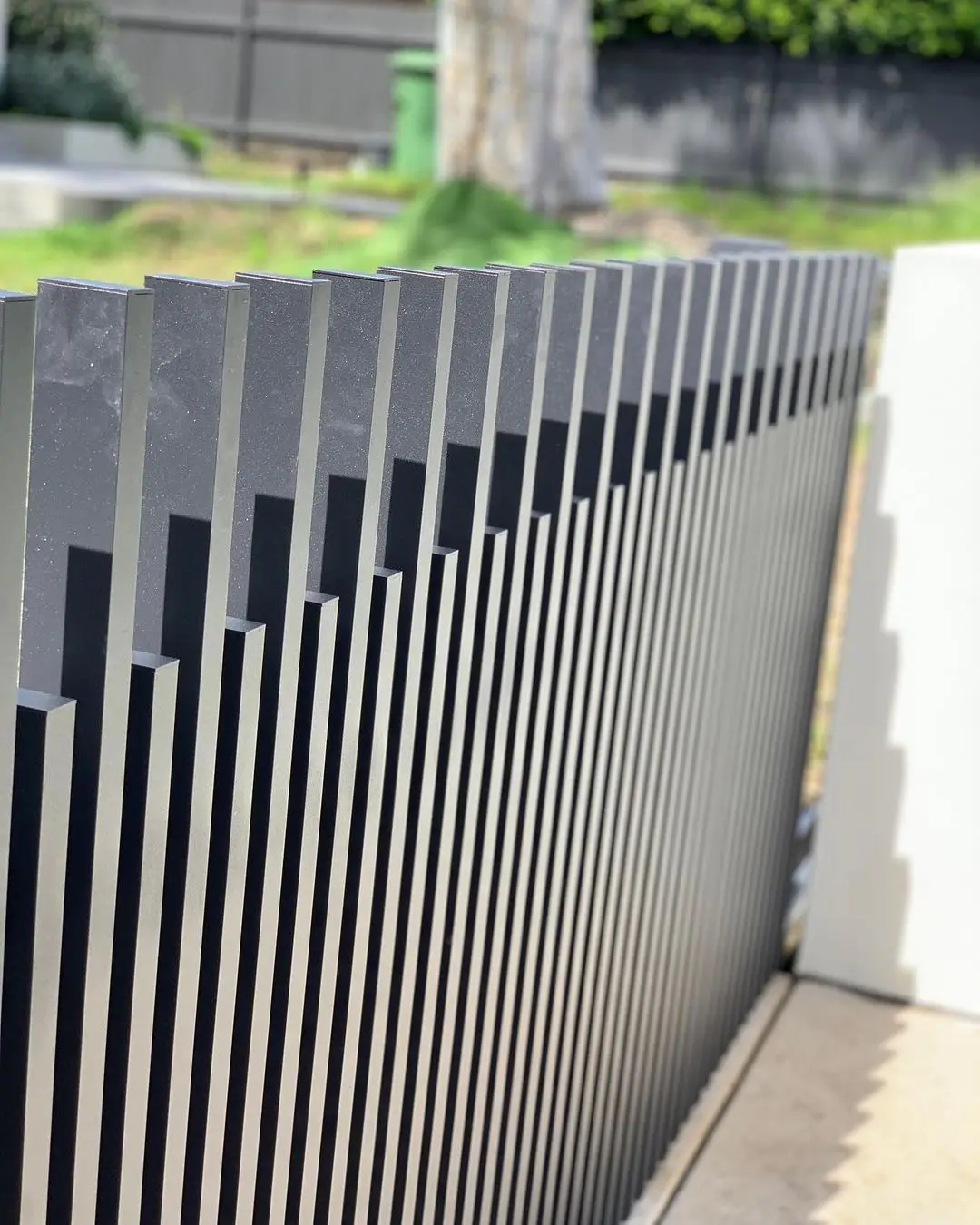 Popular Design Powder Coated Home Garden Aluminum Welded Vertical Slat Blade Fence for Australia Market