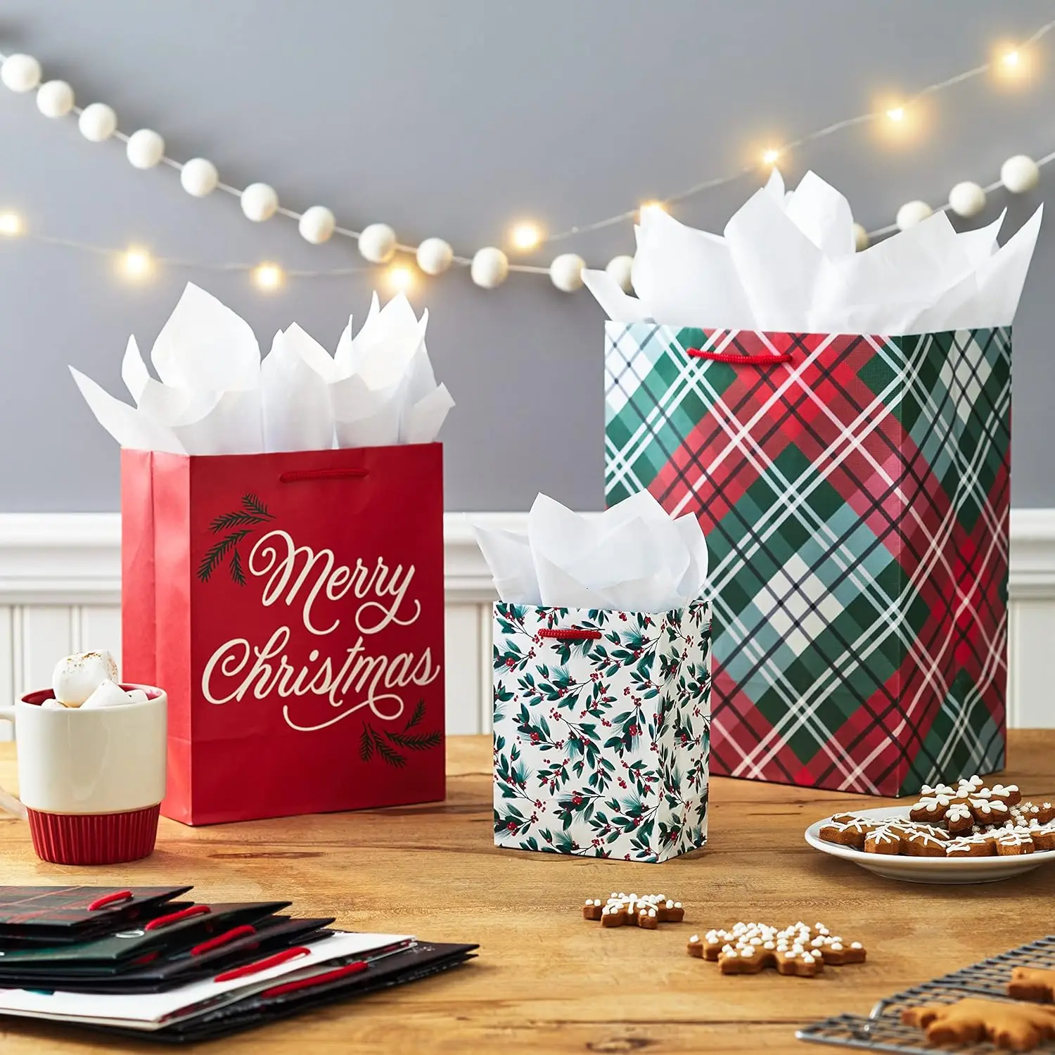 Manufacturer design Custom Your Own Logo Chroma printed candy Doll Jewelry Gift kraft Boys and Girl christmas paper carrier bags