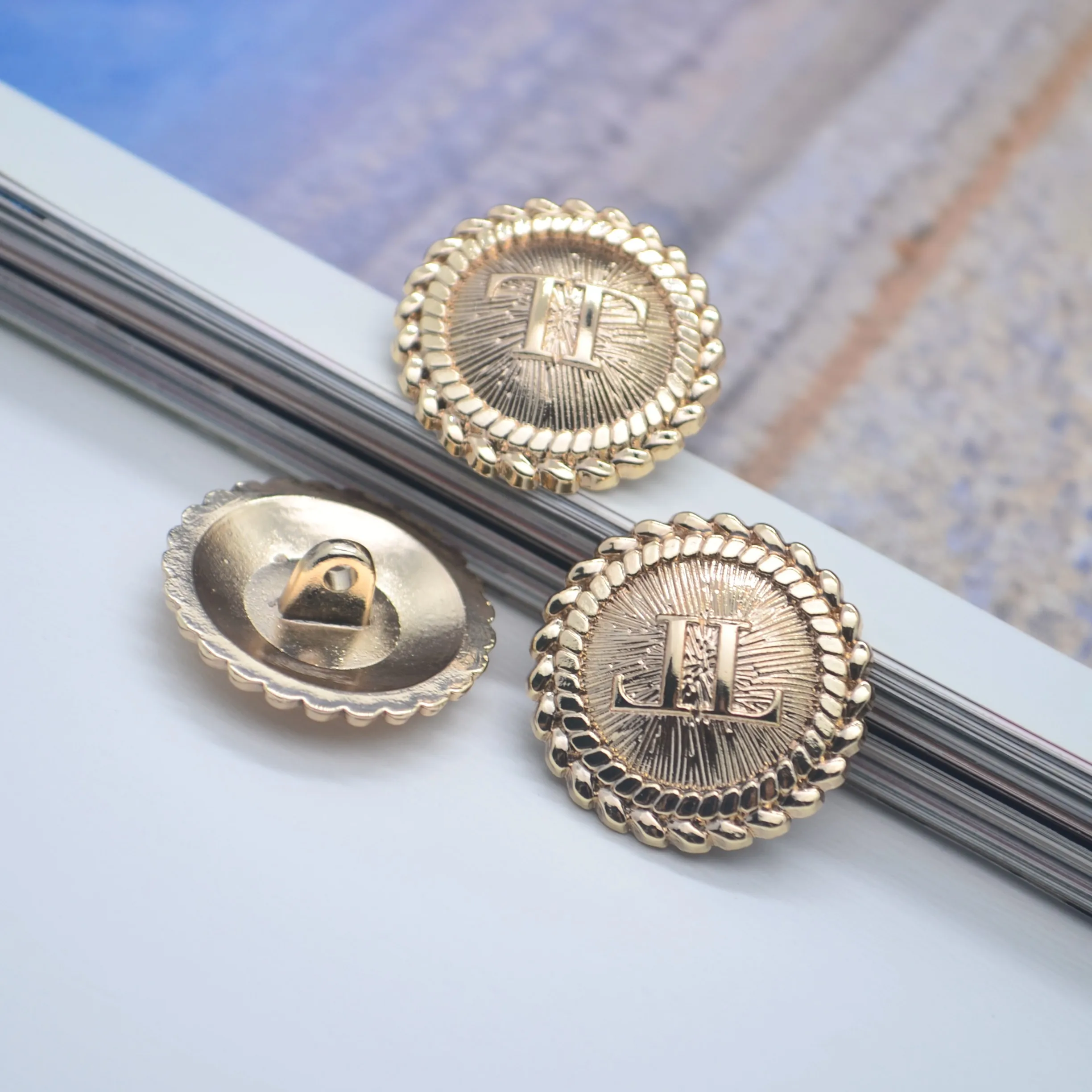 Fancy Garment Zinc Alloy Gold Silver Sewing Men Women Suit Custom Made Round Sewing Metal Shank Button