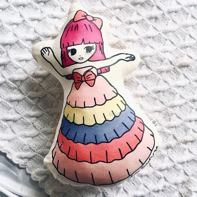 Оптовая Продажа с фабрики мягкая портативная дорожная милая девушка аниме плюшевая кукла игрушка подушка