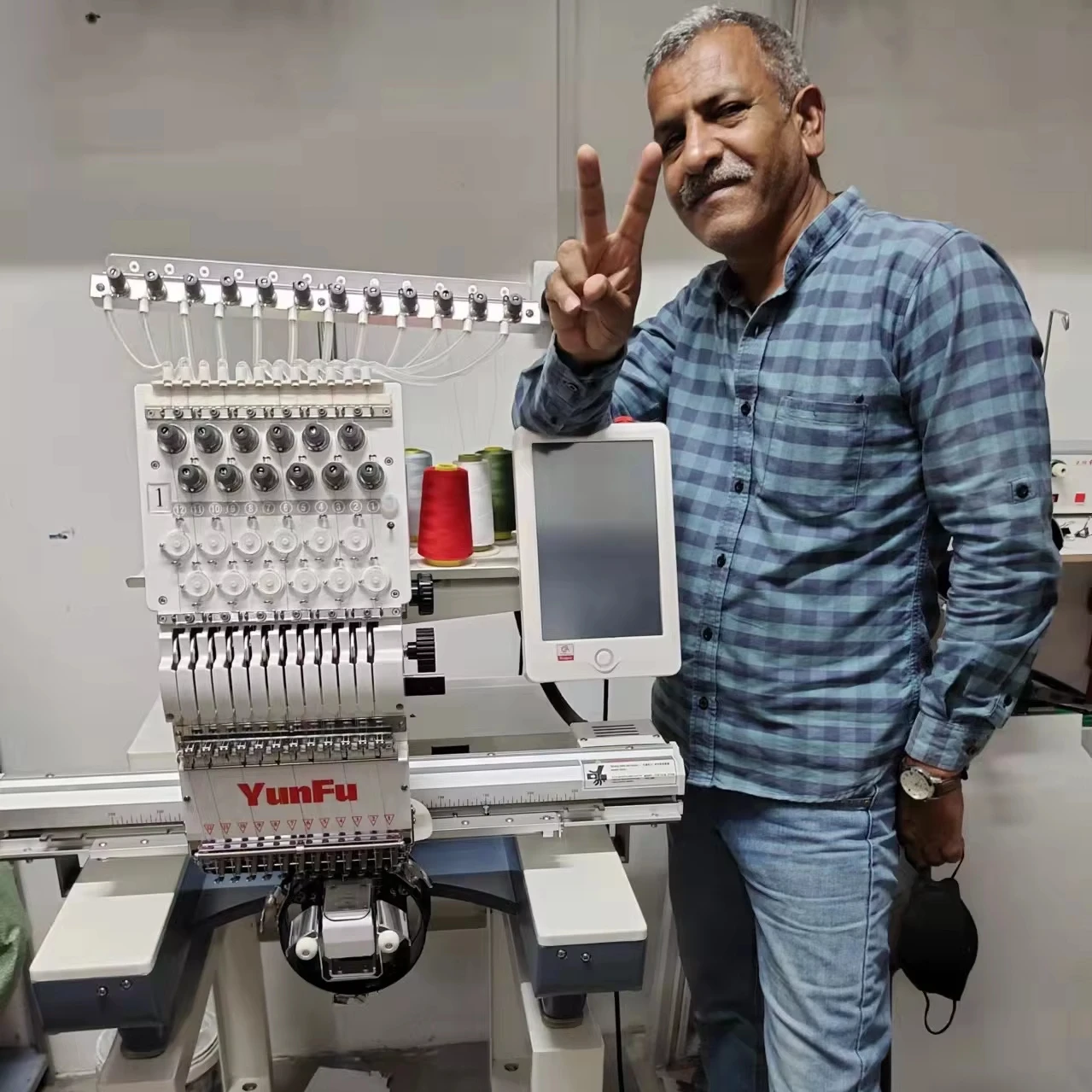 China YunFu  Single Head Computer Embroidery Sewing Machine customized with high quality