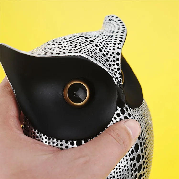 Modern Style Creative Owl Sculpture Figurine Statue Ornament Resin Craft Adornments For Home Table Bookshelf Decor