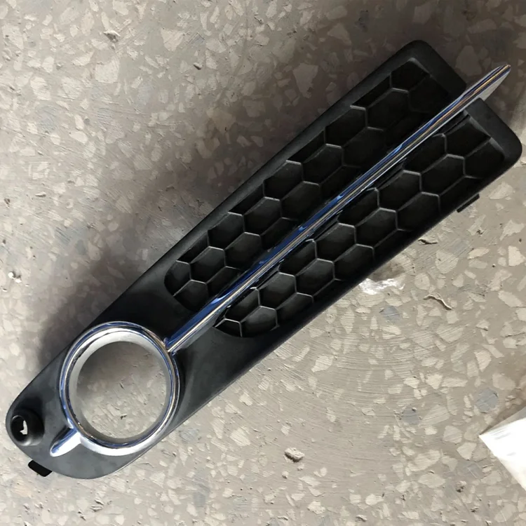 high quality oem 30790920 Chrome Moulding Front Bumper Bracket Fog Light Trim for volvo V70 S80