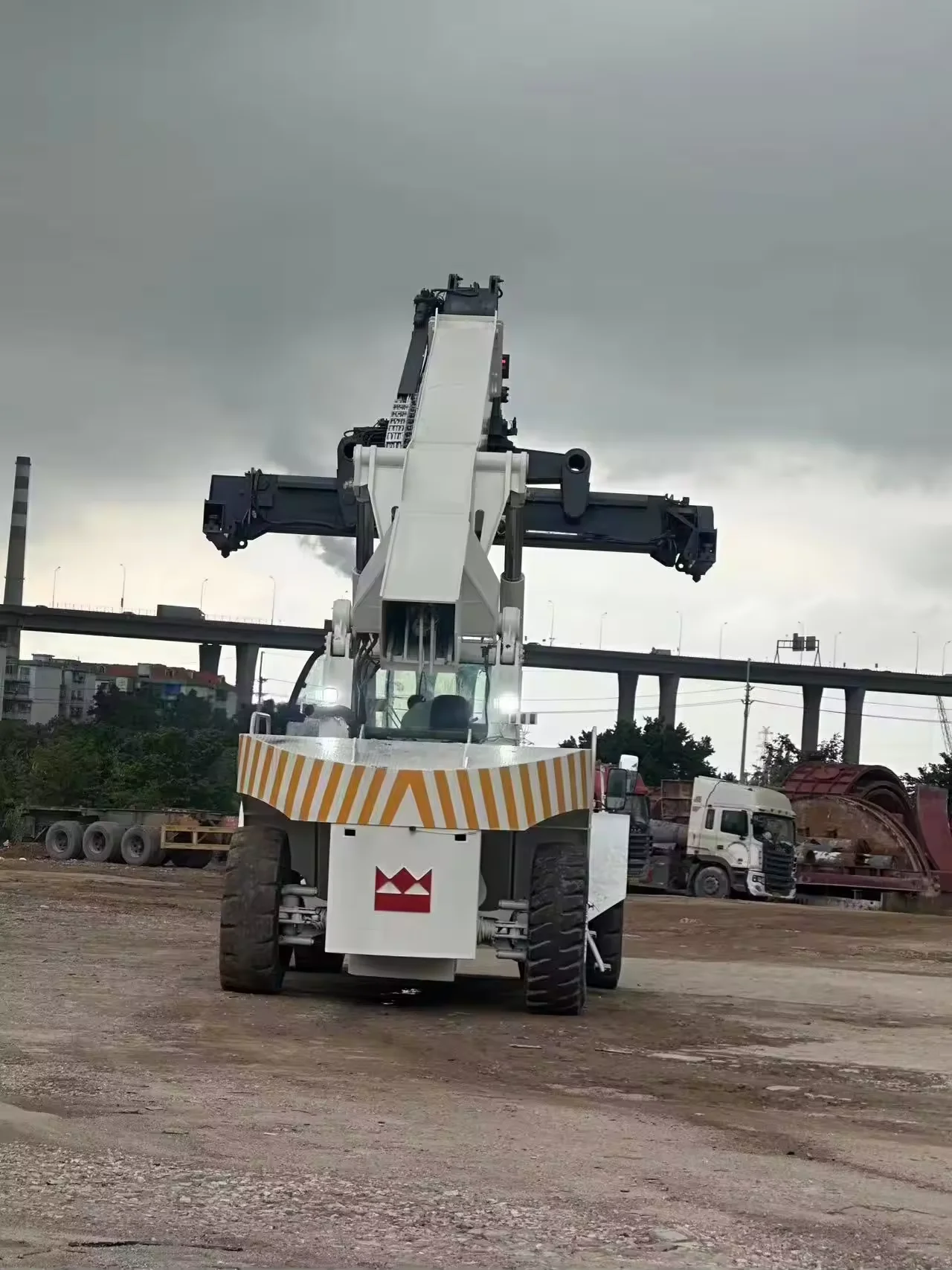 USA made Terex TFC 45 container reach stacker on sale ,low price Terex 45 ton reachstacker in Shanghai port