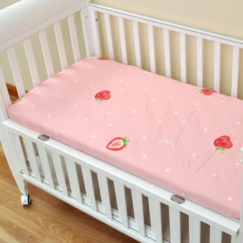 OEM Manufacturer Custom Soft Pink Strawberry Pattern Cotton Crib Bed Fitted Sheets For Kids
