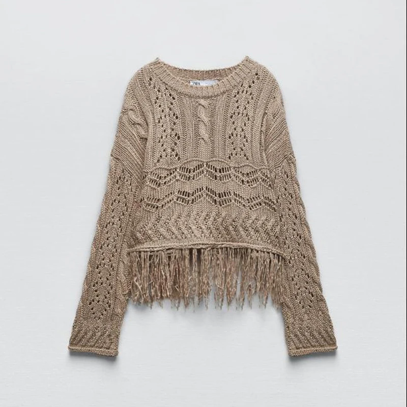 Женский вязаный свитер с вырезами и длинным рукавом