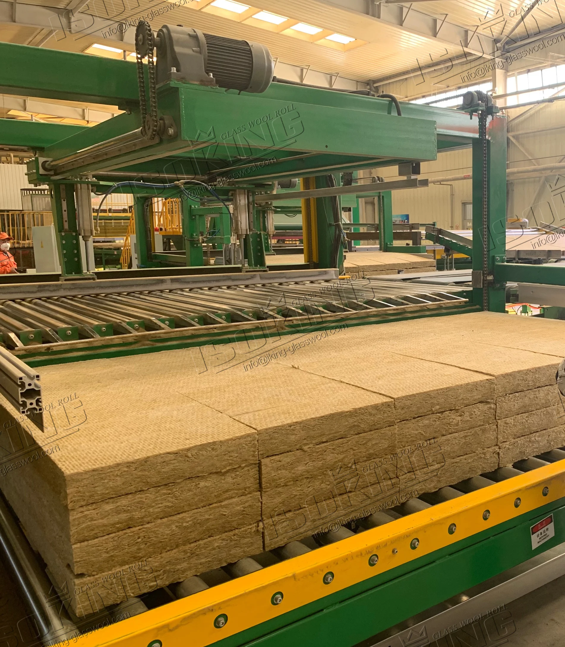 ISOKING Rock Wool Mineral Wool Panel for Steel Roofing and Cladding Insulation