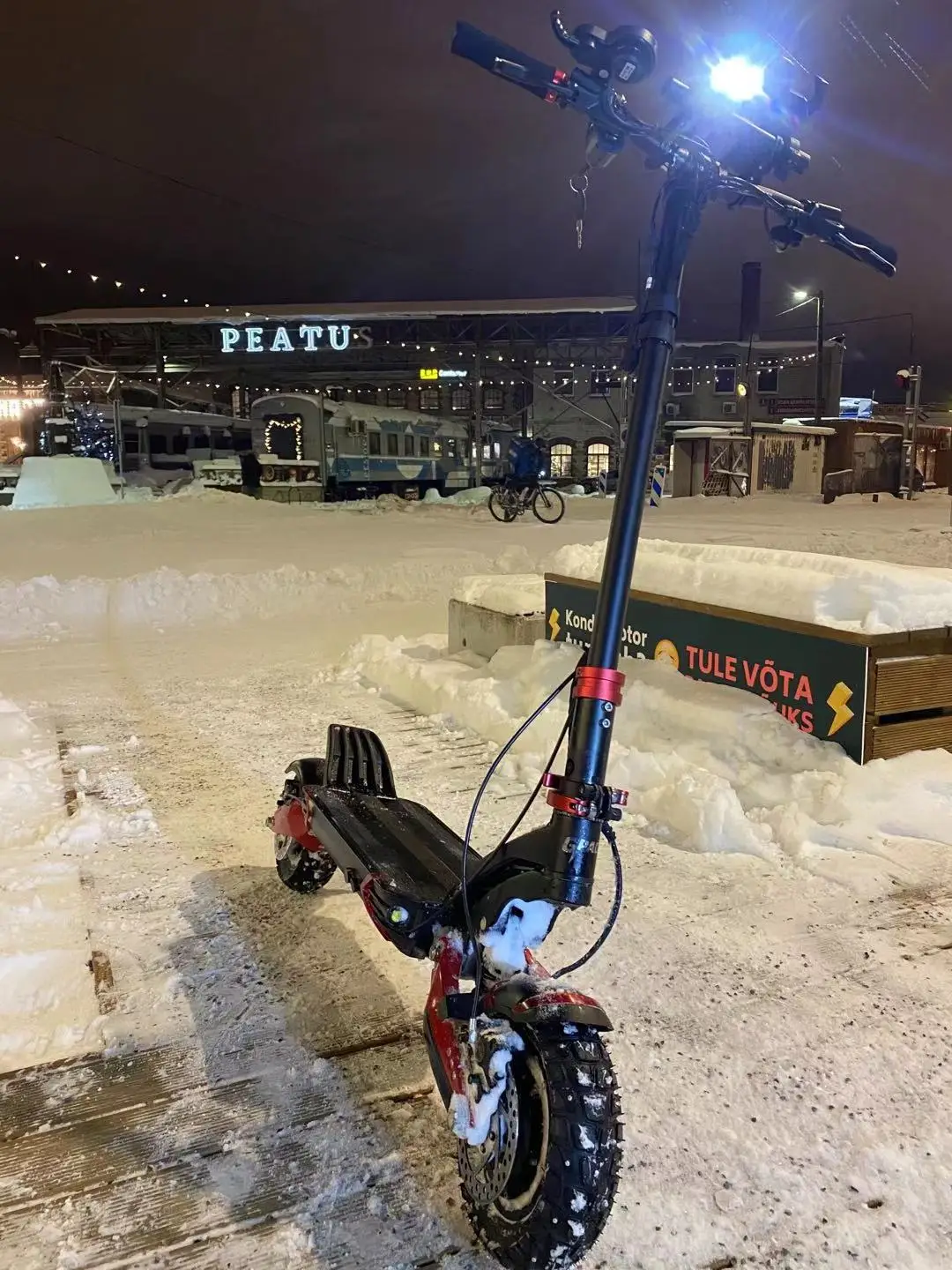 Unigogo App  Dual Motor 10 Inch  2000W 90Km Long Range Fast Electric Scooters For Adults