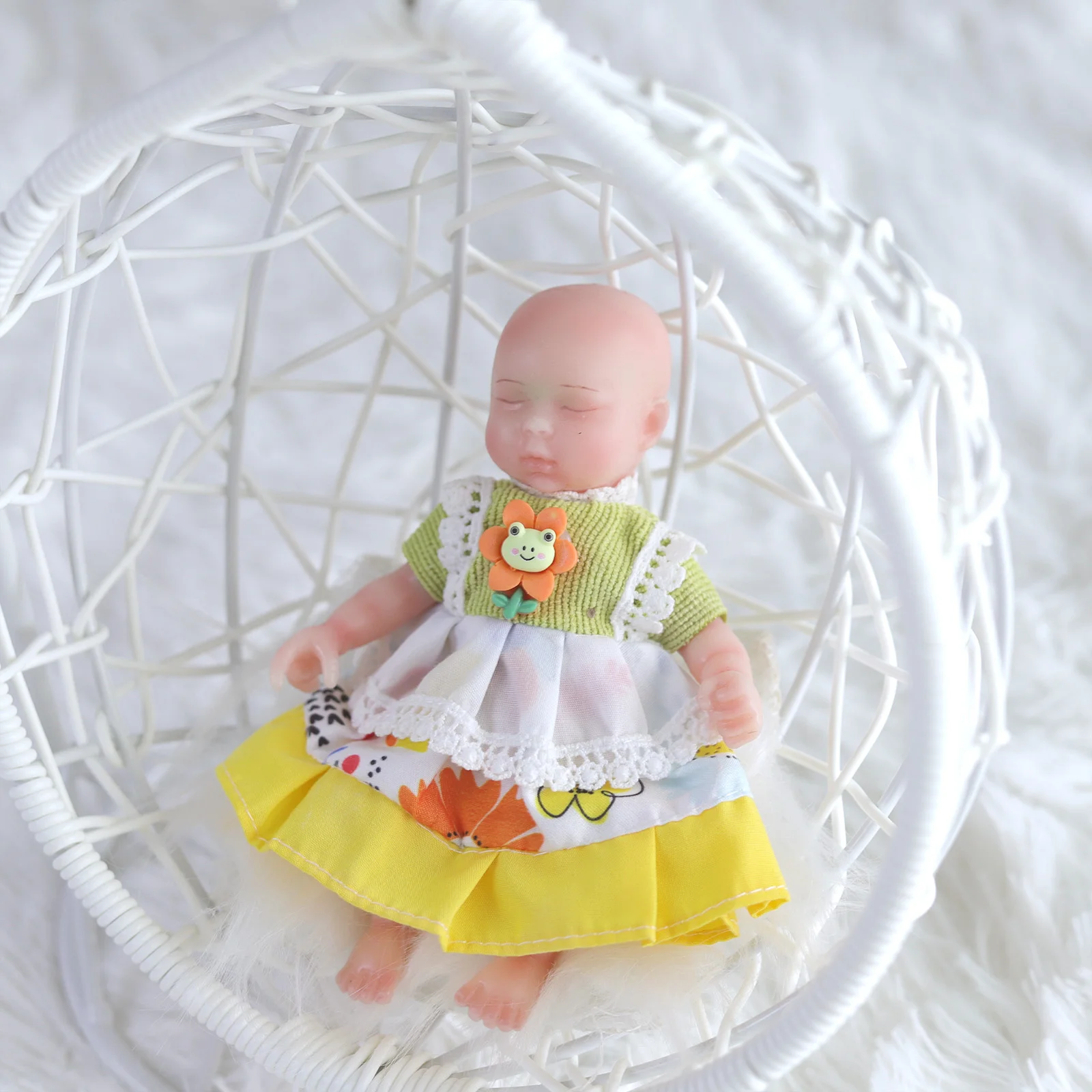 Factory low price super mini reborn silicone doll cute gift for kids carry with you mini doll reborn dolls