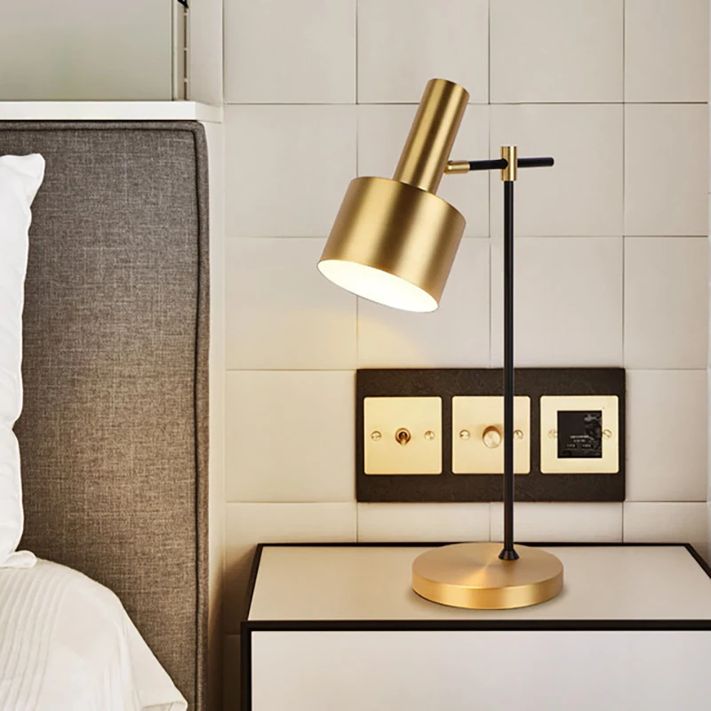 Nordic Bedroom Bedside Table Lamp Simple Modern Light Luxury Hotel Study Reading Decorative Table Lamp