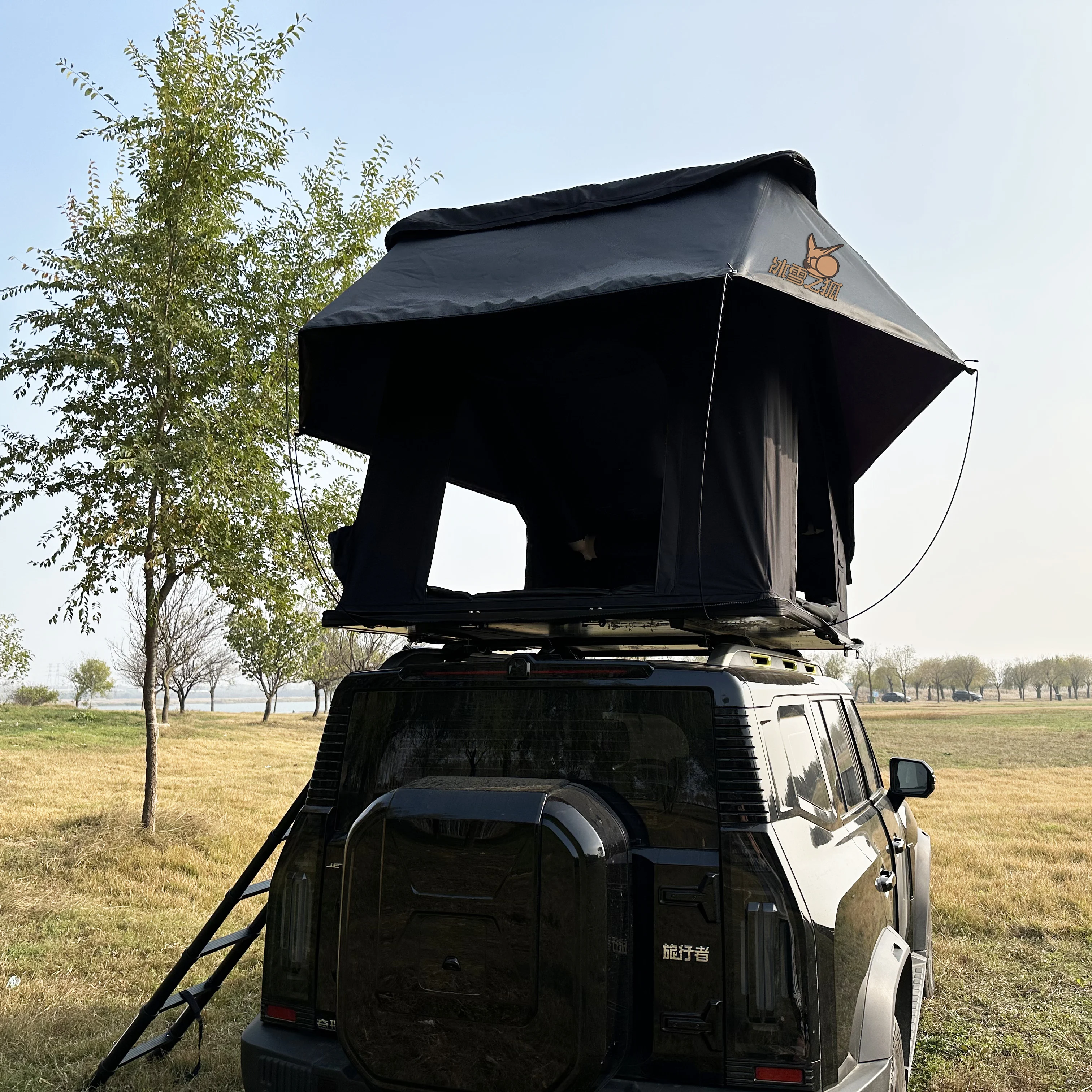 Factory Wholesale lightweight Inflatable Air Roof Top Tent Durable Camping Inflatable Roof Top Tent for Sale