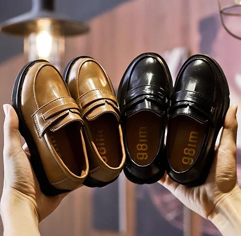 Детская обувь в британском стиле, новинка весны 2020, маленькие кожаные туфли с толстой подошвой и противоскользящей подошвой для мальчиков и девочек