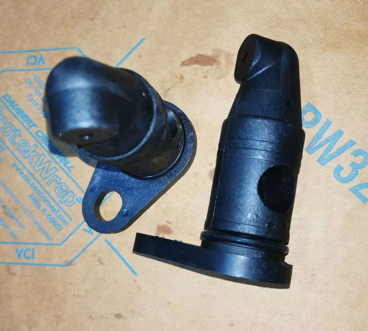 Piston cooling nozzle 4058947 3082522 3068526 Suitable for Cummins  N14 engine