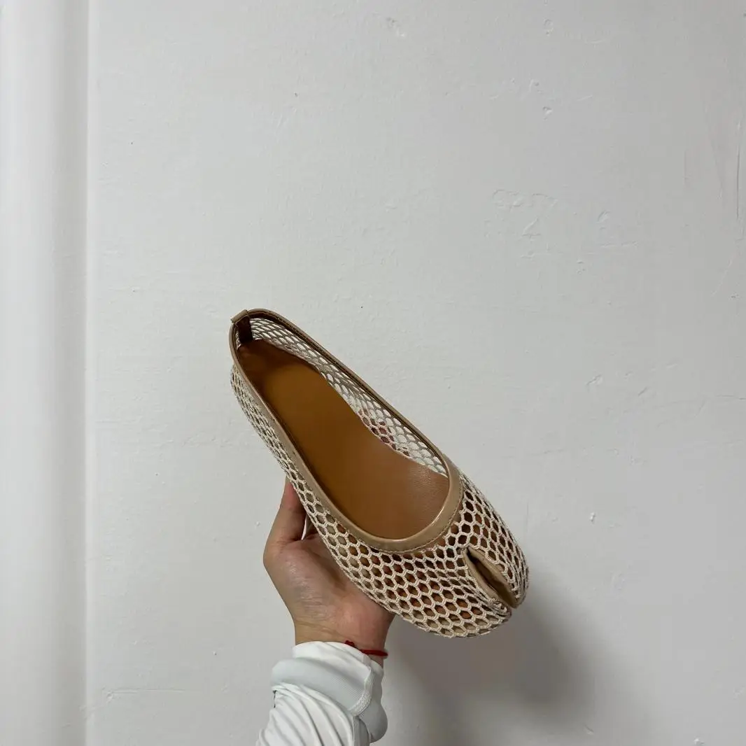 Fashion Custom 2024 Wholesale Ladies Flat split toe mesh Sandals Cheap price for good quality  Woman Shoes With Private Label