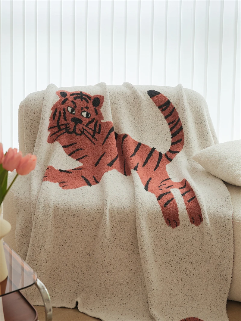 Cute pink tiger Knitted Blanket Soft and Comfortable Made of 100% Polyester Fiber Suitable for Multiple Occasions FSH