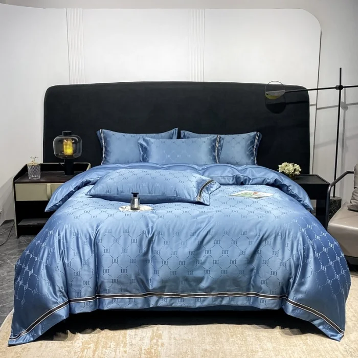 Brand Jacquard Luxury Letter Floral Designed Solid Bedding Sets Modern Novel Beddings Duvet Cover Set 4Pcs Queen King Size